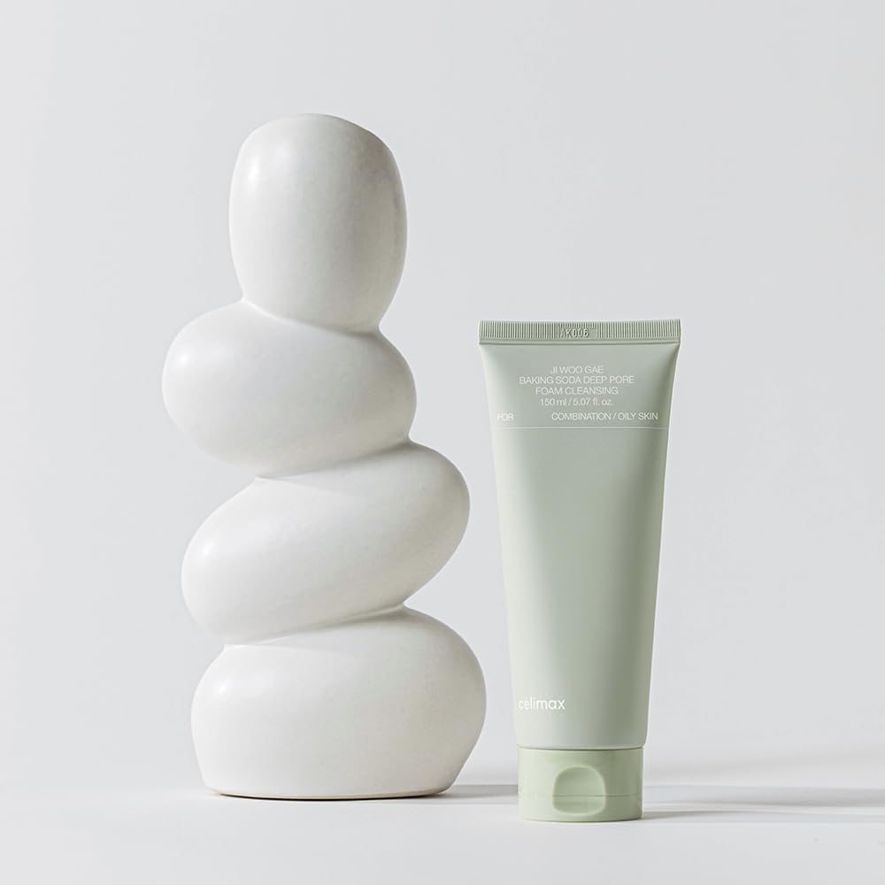 Buy Celimax Ji Woo Gae Baking Soda Deep Pore Foam Cleansing | 150ml at Best Price Online in UAE - Glow Beauty